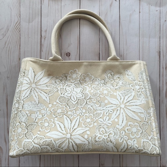 OSCAR DE LA RENTA
Canvas Printed Tote cream floral target - Picture 5 of 13